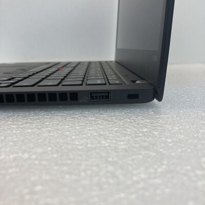 【京都店】中古  Lenovo ThinkPad X390 Lenovo ThinkPad X390 20Q0CTO1WW (Core i7-8565U/16GB/SSD512GB/なし/オンボード/13.3/1920x1080) 3180006531 