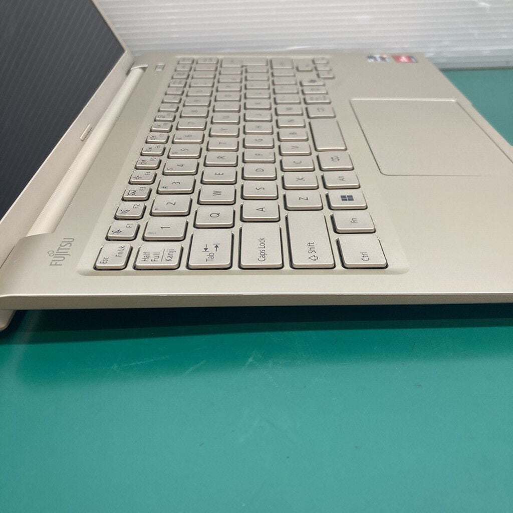 中古 富士通 LIFEBOOK MH55/J3(Ryzen 5 7520U/16GB/SSD256GB/W11H