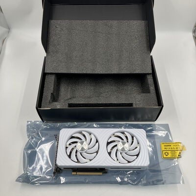 【なんば店】中古  Palit NE7506TU19P1-GB2062M (RTX5060Ti 8GB WHITE OC) 188962 