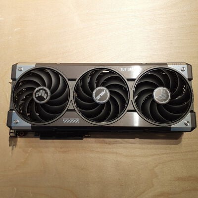 【鹿児島店】中古  ASUS TUF-RX9070XT-O16G-GAMING (RX9070XT 16G) 176938 