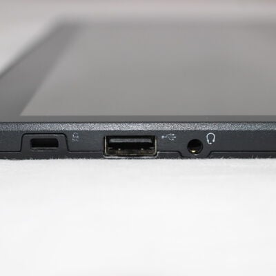 中古  Fujitsu ARROWS Tab Q738/SB(Intel Core i5 7300U/4GB/SSD1TB/なし/オンボード/13.3/1920x1080/Wi-Fi/W10H64 MAR) 176791 