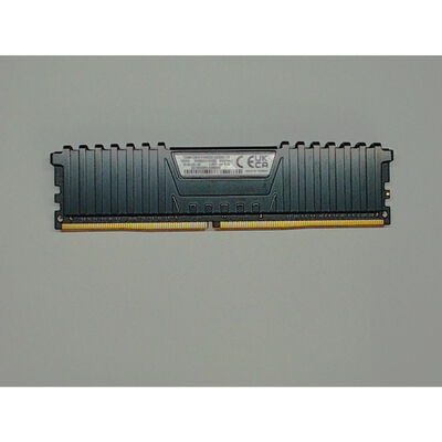 【前橋ｲﾝﾀｰｱｶﾏﾙ店】中古  Corsair CMK16GX4M2B3200C16(DDR4-3200 8GB) 4540001498 