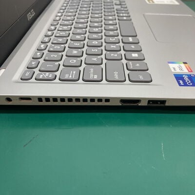 【浦添城間店(沖縄)】中古  ASUS X515EA-BQi7ED(i7-1165G7/16GB/SSD512GB/15.6FHD/WLAN/W11H) 4780001377 