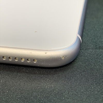 【横浜駅前店】中古  【docomo】 Apple iPhone11 128GB (パープル) MHDM3J/A 新パッケージ版 146110 
