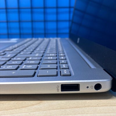 【博多店】中古  HP 15-fd0228TU 3310005800 