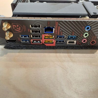 【鹿児島店】中古  ASRock B650 PG Lightning WiFi (B650 AM5 ATX DDR5) 4700000734 