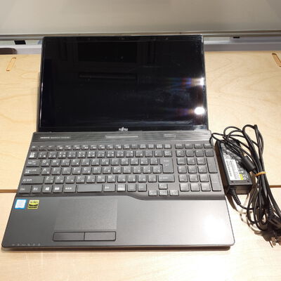【鹿児島店】中古  FUJITSU FMV LAPTOP-0QHADFU5(i7-8550U/8GB/SSD240GB/W11H) 4700001110 
