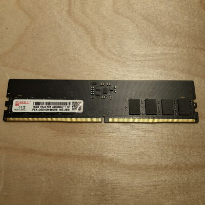 【鹿児島店】中古  PC5-38400 16GB デスクトップ用 149151 