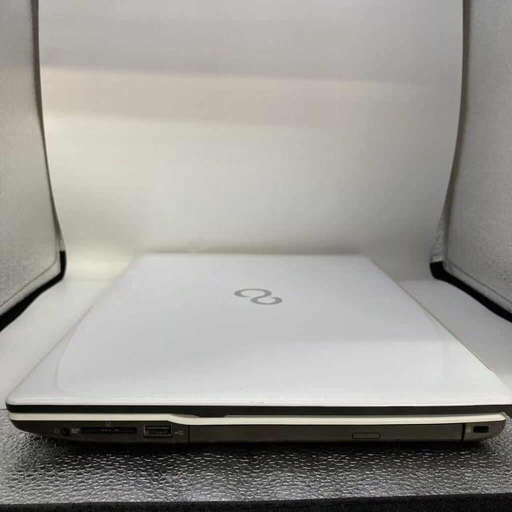 中古 Fujitsu LIFEBOOK AH50/E3 FMVA50E3W 1230010761 （383967