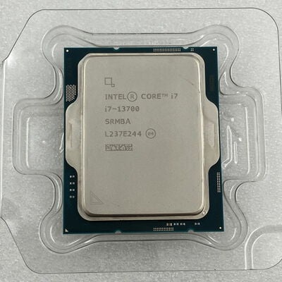 【新潟店】中古  INTEL Core i7 13700 (1700/2.1G/30M/C16/T24) 154210 