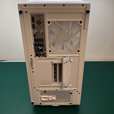 【津ラッツ店】中古  自作PC（Ryzen 5 9600X/32GB/ストレージ無/RX7800XT/Gigabit+WiFi/OS無） 180060 