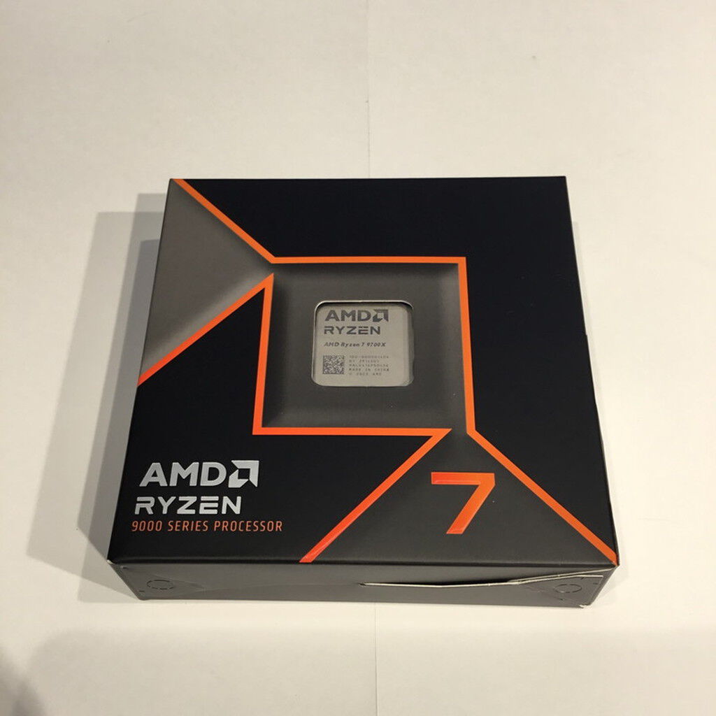 中古 AMD Ryzen 7 9700X (AM5/3.8GHz/40M/C8/T16/65W) 4560001240