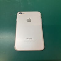 中古  【SoftBank】 iPhone7 4.7インチ 32GB (シルバー) MNCF2J/A 132403 