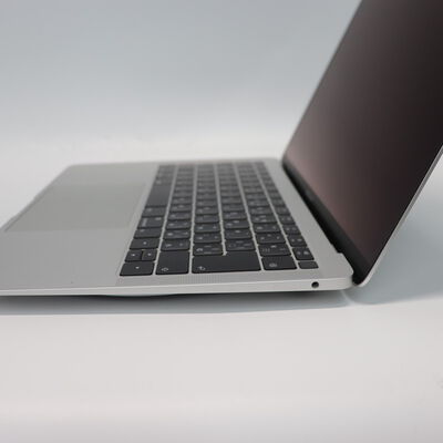 【札幌店】中古  Apple MacBook Air 13インチ (i5 1.6GHz/8GB/256GB) シルバー Touch ID True Tone搭載モデル MVFL2J/A (Mid 2019) 141228 