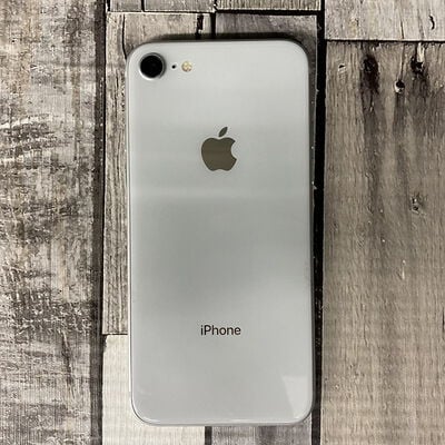 【広島店】中古  【docomo】 iPhone8 4.7インチ 64GB (シルバー)  MQ792J/A 135681 