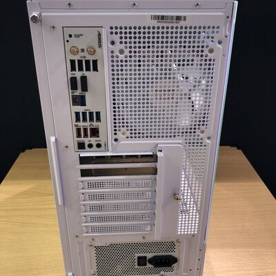 【甲府飯田店】中古  自作パソコン(Ryzen 7 8700G/32GB/SSD2TB/RTX5070/W11H) 4720001777 