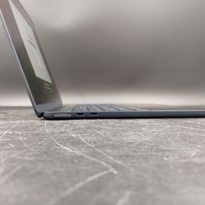 【大須店】中古  MacBook Air 13インチ (M4、2025) M4(CPU:10C/GPU:8C) 16GB/256GB ミッドナイト MW123J/A 4990001238 