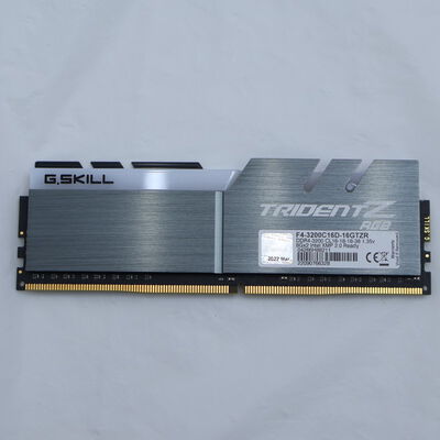 【通販センター】中古  PC4-25600 8GB デスクトップ用(DDR4-3200) 140727 