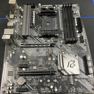 【大宮店】中古  ASRock B550 Phantom Gaming 4 (B550 AM4 ATX DDR4) 142933 