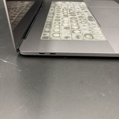 【熊本浜線店】中古  Apple MacBook Pro 15インチ (i7 2.6GHz/16GB/256GB) スペースグレイ Touch Bar搭載 MV902J/A (Mid 2019) 141240 