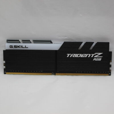 【通販センター】中古  PC4-25600 8GB デスクトップ用(DDR4-3200) 140727 