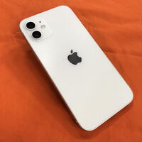 中古  【SIMロック解除済み】【docomo】Apple iPhone12 6.1インチ 64GB (ホワイト) MGHP3J/A 155523 