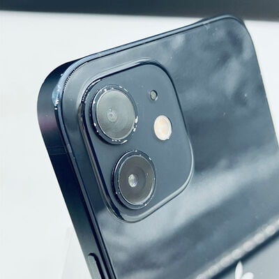 【熊本浜線店】中古  【docomo】Apple iPhone12 6.1インチ 128GB (ブラック) MGHU3J/A 143757 
