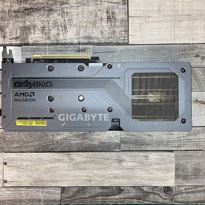【広島店】中古  GIGABYTE GV-R9060XTGAMING OC-16GD (RX9060XT 16G) 179900 