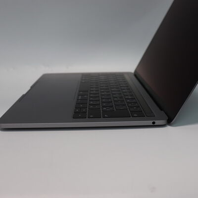 【札幌店】中古  Apple MacBook Pro 13インチ (i5 1.4GHz/8GB/128GB) シルバー Touch Bar搭載 MUHQ2J/A (Mid 2019) 141231 