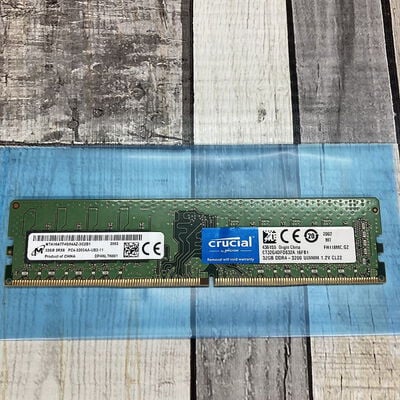 【広島店】中古  Crucial CT32G4DFD832A.16FB1 (DDR4 25600 32GB) 195867 