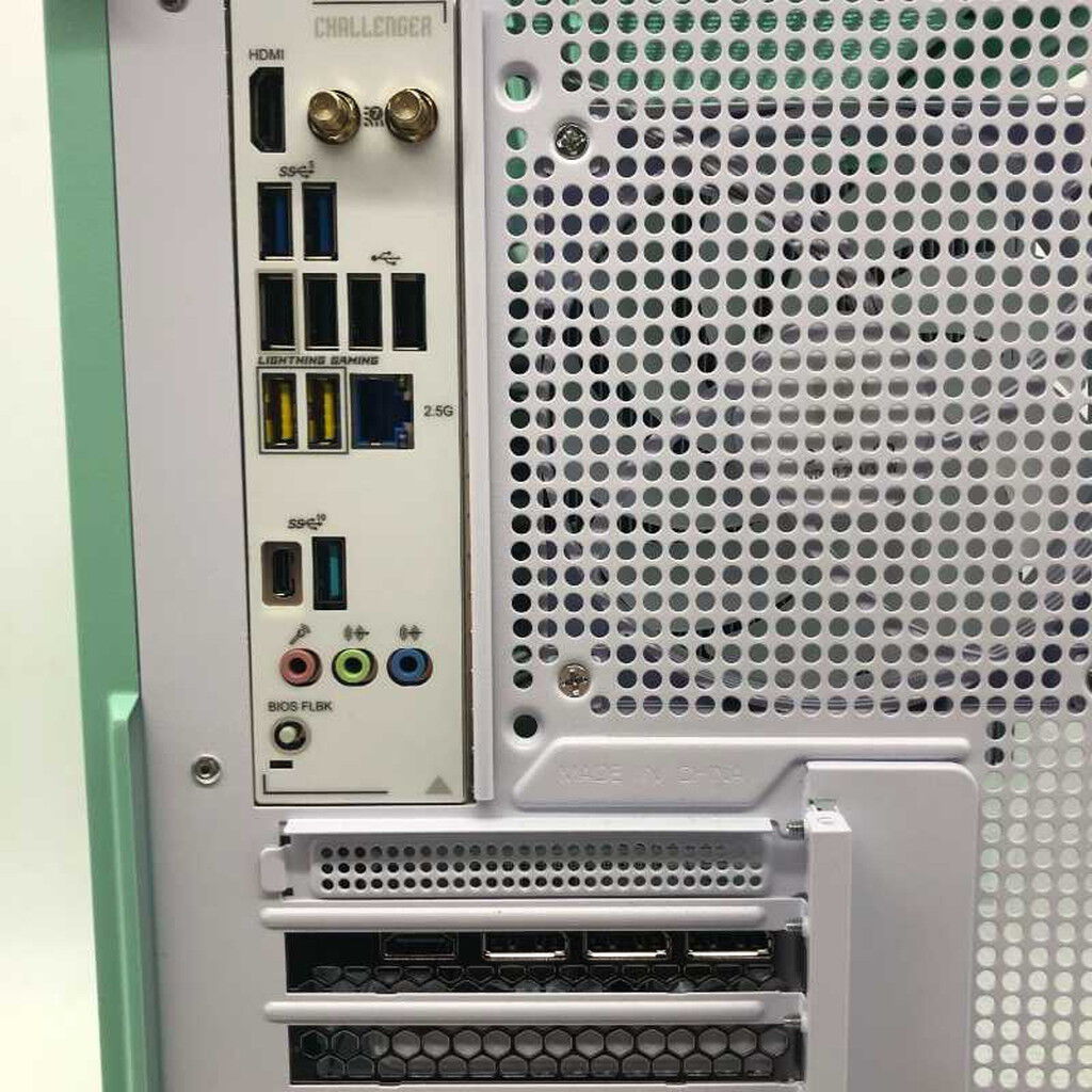 中古 自作パソコン(Ryzen 7 9800X3D/32GB/M.2 SSD1TB+M.2 SSD1TB