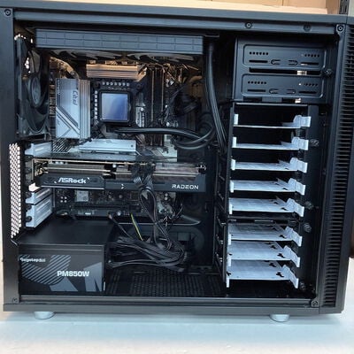 【京都店】中古  自作PC(i7 13700KF/32GB/SSD512GB/RX9070) 3180006255 