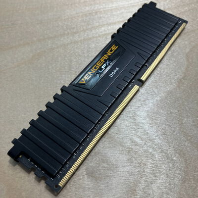 【鹿児島店】中古  PC4-25600 16GB デスクトップ用_ 184900 
