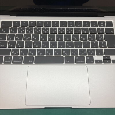 【浦添城間店(沖縄)】中古  Apple MacBook Air M2 2022 FLXY3J/A (Apple M2/8GB/SSD 256GB/13.6/2560 x 1664 Liquid Retina/Wifi) 194663 