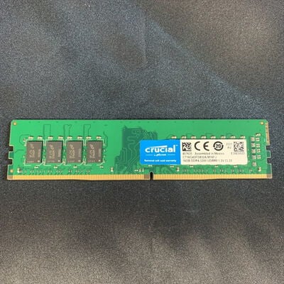 【横浜駅前店】中古  PC4-25600 16GB デスクトップ用(DDR4-3200) 140728 