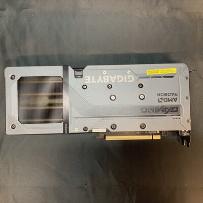 【横浜駅前店】中古  GIGABYTE GV-R9060XTGAMING OC-16GD (RX9060XT 16G) 179900 