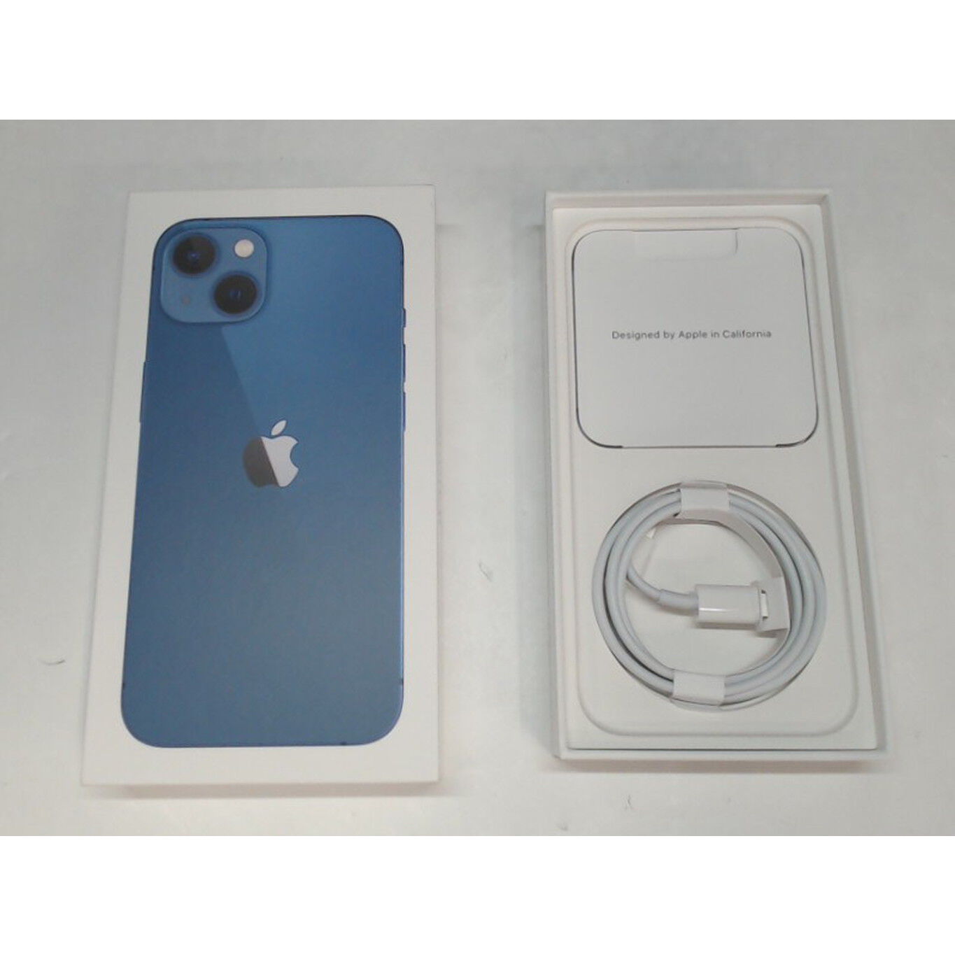 中古 【docomo版SIMフリー】Apple iPhone13 6.1インチ 128GB (ブルー