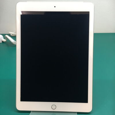 【佐賀南部バイパス店】中古  【docomo】Apple iPad (2017) Wi-Fi + Cellular 32GB シルバー MP1L2J/A 136527 