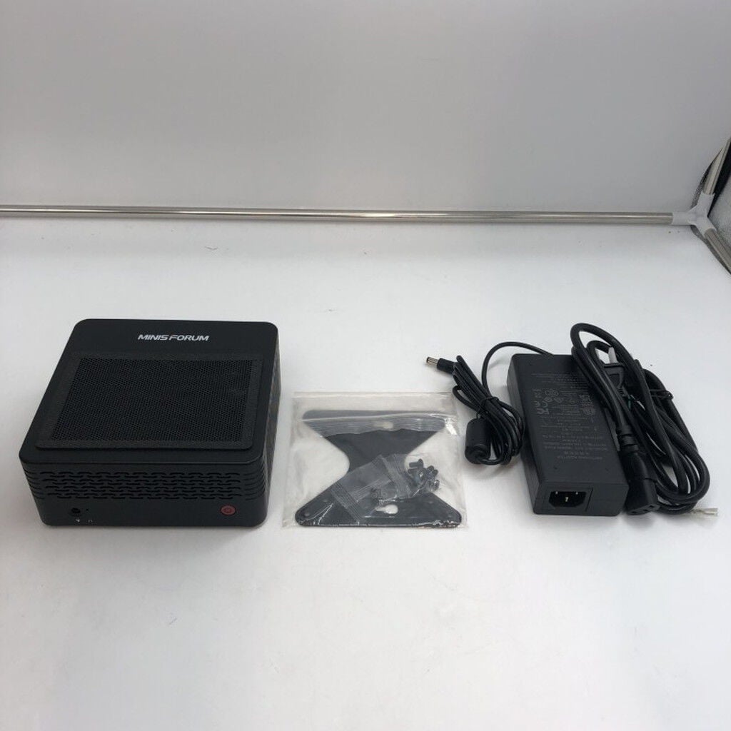 中古 minisforum ミニPC(Ryzen 7 5700G/64GB/SSD500GB/W11P
