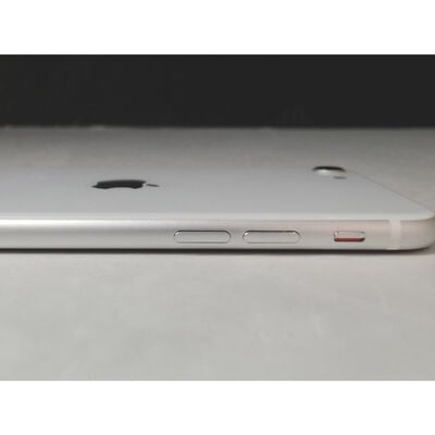 【前橋ｲﾝﾀｰｱｶﾏﾙ店】中古  【au】Apple iPhoneSE 4.7インチ (第2世代/2020) 64GB (ホワイト) MHGQ3J/A 新パッケージ版 146172 