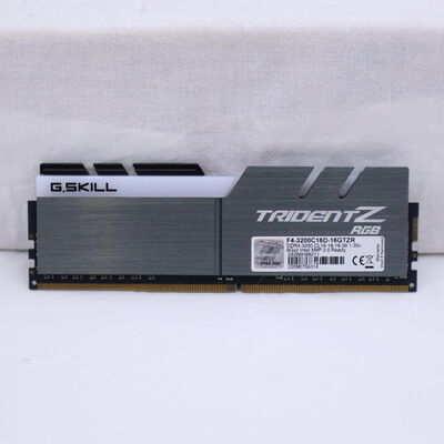 【通販センター】中古  PC4-25600 8GB デスクトップ用(DDR4-3200) 140727 