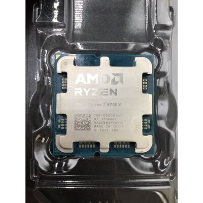 【秋葉原本店】中古  AMD Ryzen 7 9700X (AM5/3.8GHz/40M/C8/T16/65W) 169022 