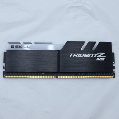 【通販センター】中古  PC4-25600 8GB デスクトップ用(DDR4-3200) 140727 