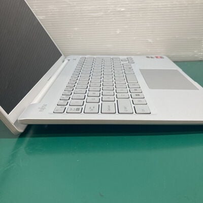 【浦添城間店(沖縄)】中古  富士通 LIFEBOOK MH55/J1 (Ryzen 5 7520U/16GB/SSD256GB/W11H) 4780001501 