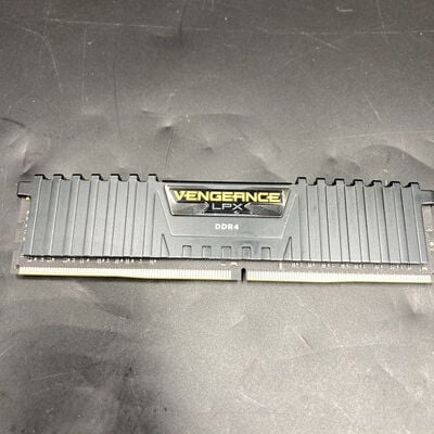 【熊本浜線店】中古  PC4-25600 16GB デスクトップ用(DDR4-3200) 140728 