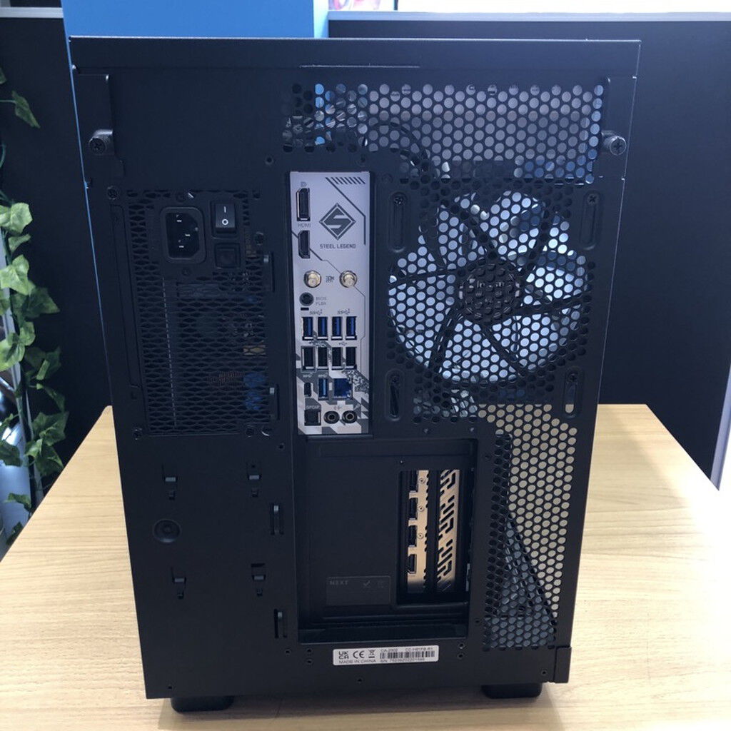 中古 自作パソコン (Ryzen 7 9800X3D/32GB/SSD500GB+2TB/RX9070XT/W11H