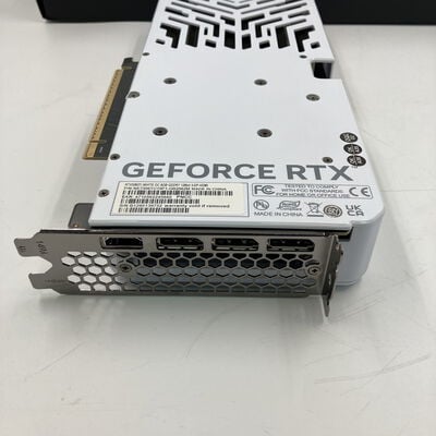 【なんば店】中古  Palit NE7506TU19P1-GB2062M (RTX5060Ti 8GB WHITE OC) 188962 