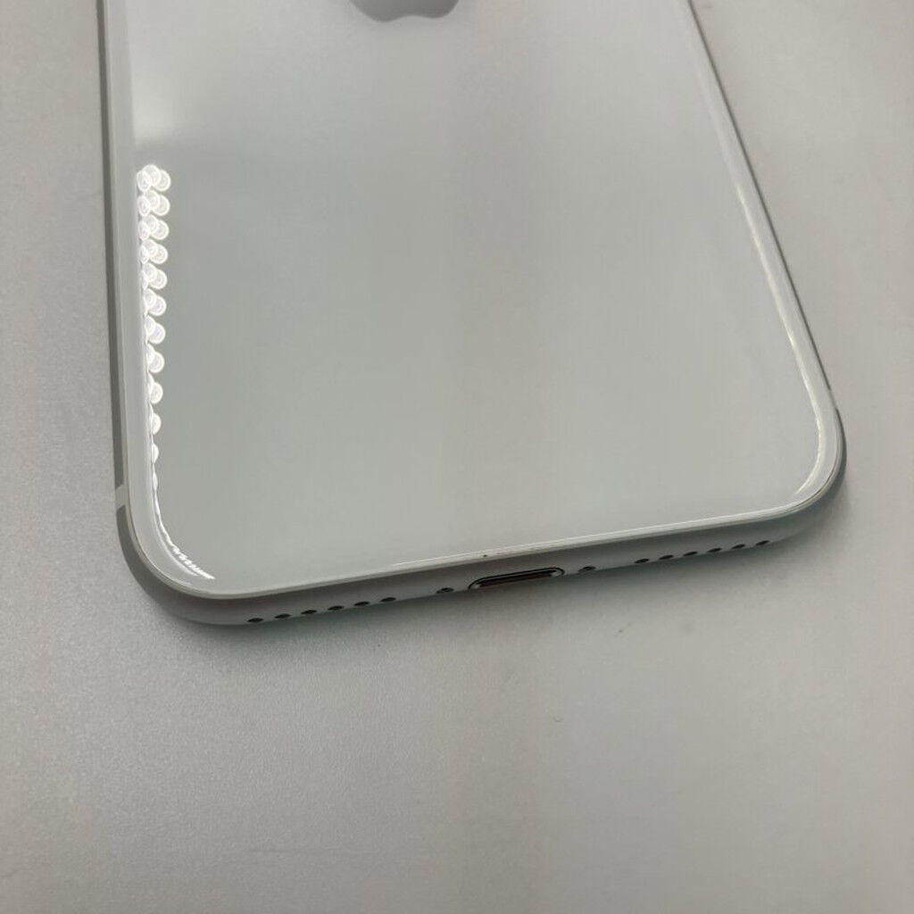 中古 【au】Apple iPhoneSE 4.7インチ (第2世代/2020) 64GB (ホワイト