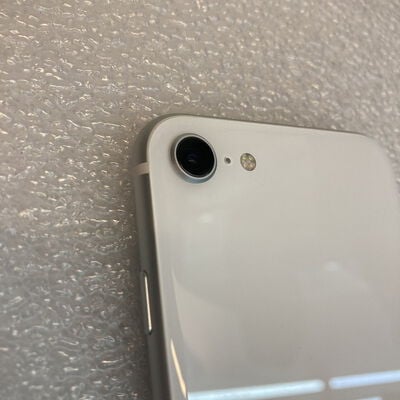 【京都店】中古  【au】Apple iPhoneSE 4.7インチ (第2世代/2020) 64GB (ホワイト) MHGQ3J/A 新パッケージ版 146172 