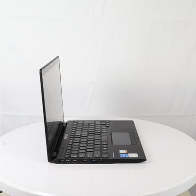 【通販センター】中古  FUJITSU LIFEBOOK UH10/E3 FMVUU1FUV3 (Intel Core  i7 1135G7 2.40GHz/8GB/SSD256GB/-/オンボード/13.3/1920x1080/Wi-Fi/WEBCAM/W11H64 MAR) 186339 